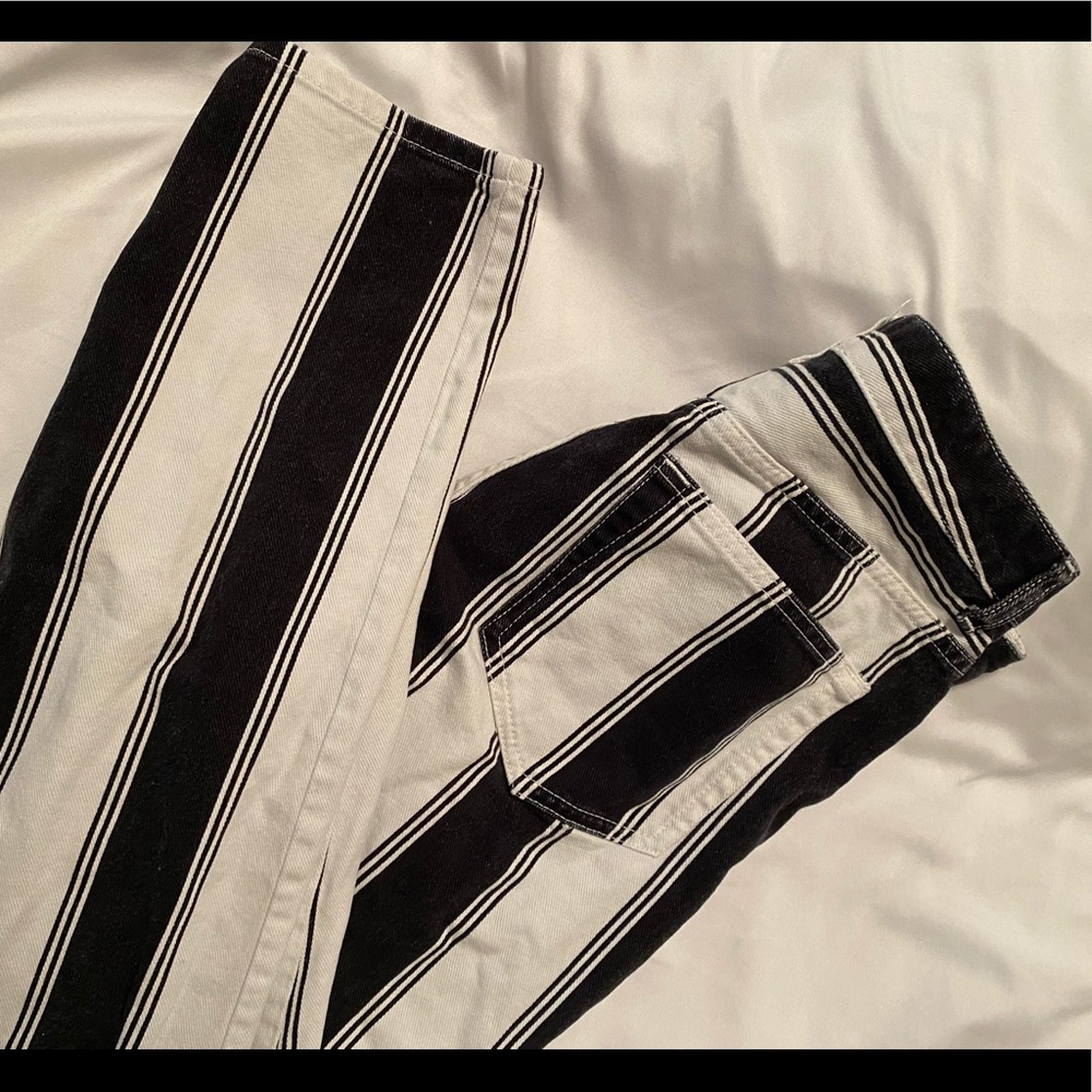 BDG white & black striped denim jeans / urban outfitters/ sz 27